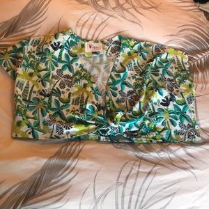 BNWOT Oblong Box Shop 3x Tropical Tiki Crop Top
